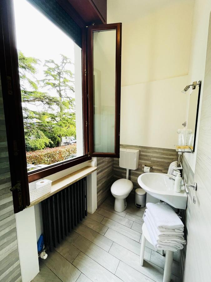 Casa Giulietta Hotel Desenzano del Garda Ngoại thất bức ảnh