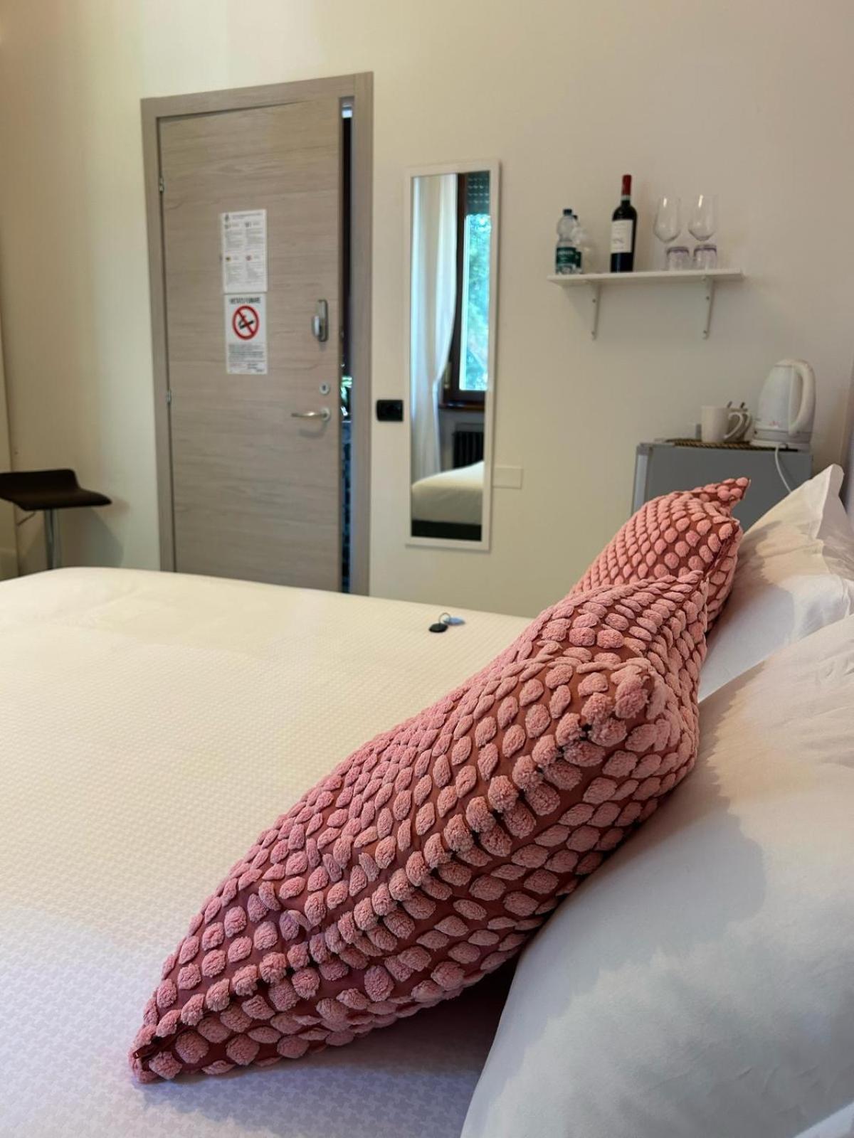 Casa Giulietta Hotel Desenzano del Garda Ngoại thất bức ảnh